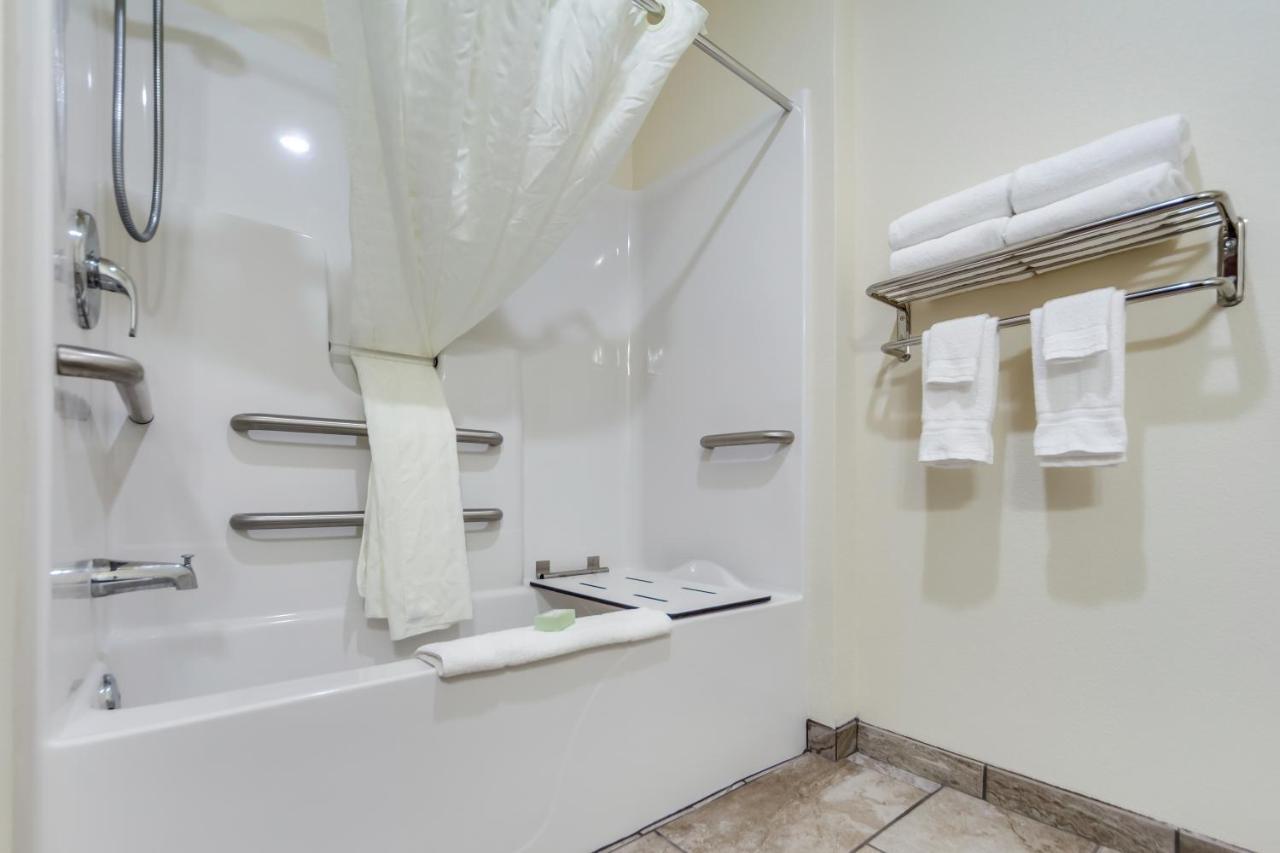 Cobblestone Inn & Suites-Fremont Dış mekan fotoğraf