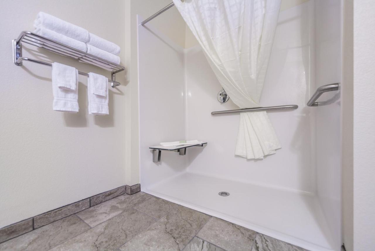 Cobblestone Inn & Suites-Fremont Dış mekan fotoğraf
