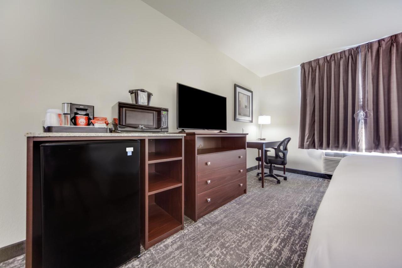 Cobblestone Inn & Suites-Fremont Dış mekan fotoğraf